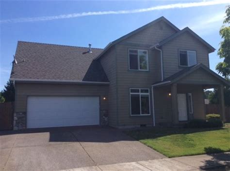 This air conditioned house sleeps 10. . Houses for rent in albany oregon